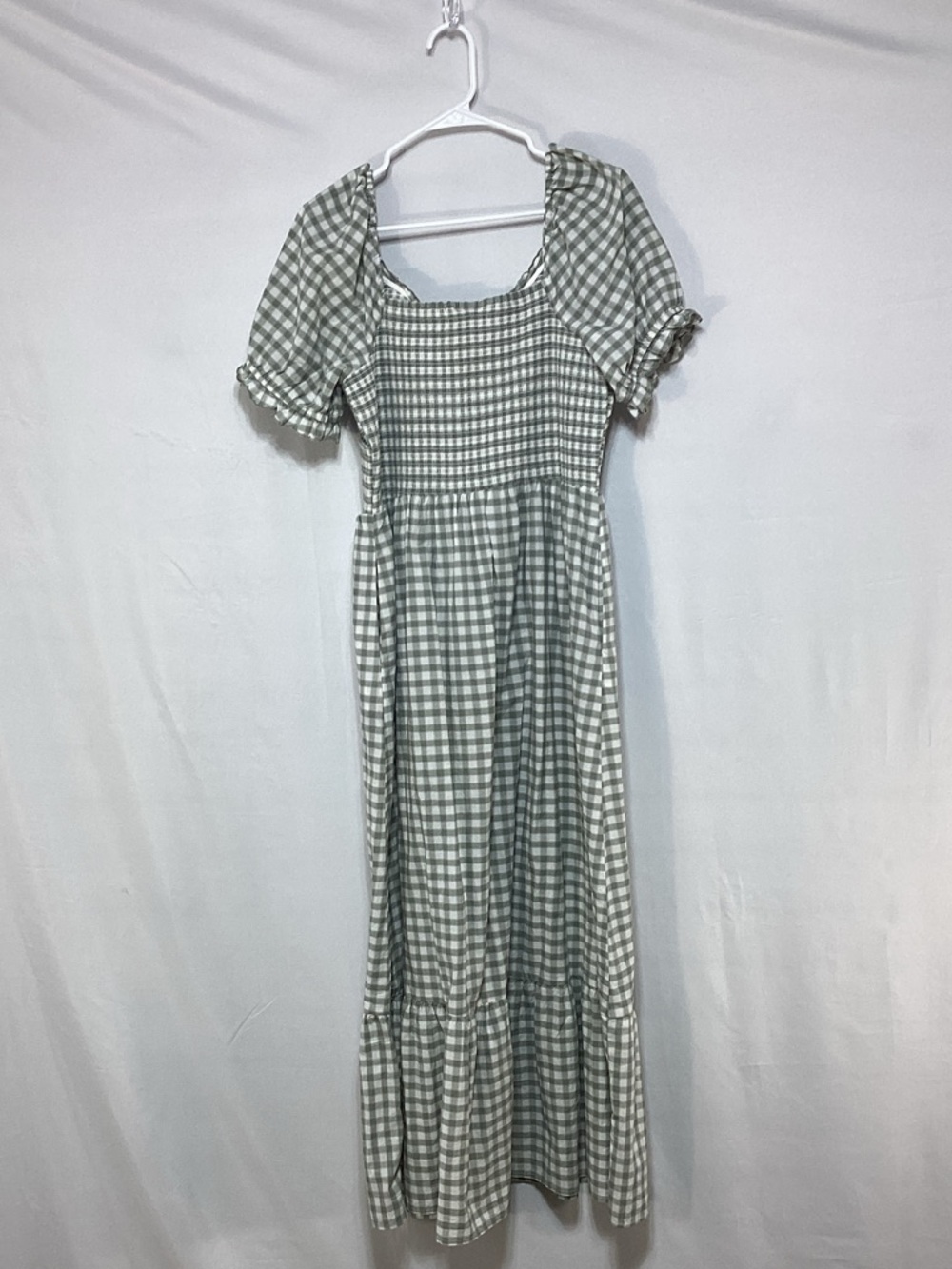 Universal Thread Medium Sage Green Gingham Maxi Dress - Picture 5 of 12
